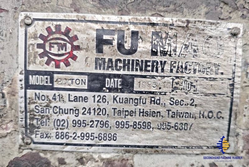 เครื่องอัดยาง 200 ตัน 2หัว ออโต้ สไสต์ ใช้ขึ้นรูปเป็นสินค้างาน ได้ทุกประเภท ราคาถูก