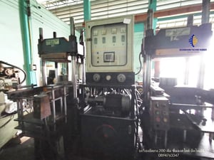 เครื่องอัดยาง 2 หัว ขึ้นลง สไสต์ อัตโนมัติ กระทุ้ง ขนาด 200 ตัน ราคาเท่าเครื่องเล็ก เครื่องอัดยาง 2 หัว ขึ้นลง สไสต์ อัตโนมัติ กระทุ้ง ขนาด 200 ตัน ราคาเท่าเครื่องเล็ก