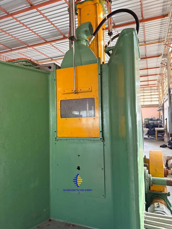 ครื่องผสมยาง ขนาด 55 ลิตร  - แบบเข้าหน้า ออกหลัง   - มอเตอร์ 100 แรงม้า : ผสมงานเนียน เร็ว