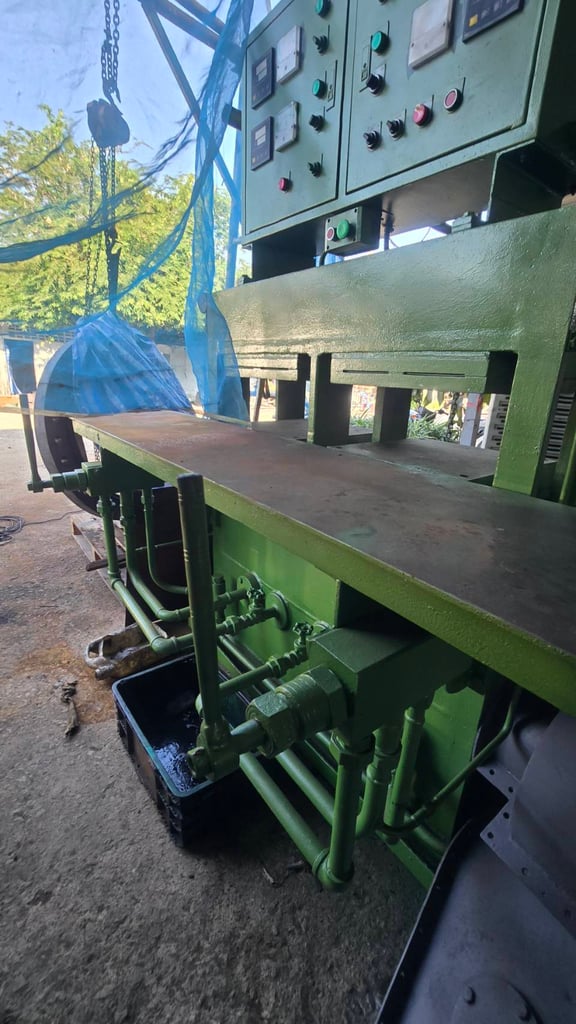 เครื่องอัดยาง 2 ชั้น 2 ช่อง ทำงานดี ลงทุนน้อย เครื่องเล็ก ประหยัดไฟ อัดงานได้ 4 แบบในเครื่องเดียว เครื่องอัดยาง 2 ชั้น 2 ช่อง ทำงานดี ลงทุนน้อย เครื่องเล็ก ประหยัดไฟ อัดงานได้ 4 แบบในเครื่องเดียว