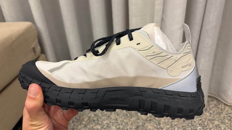 ปล่อย Norda 001A - สี Cinder - 11.5 US