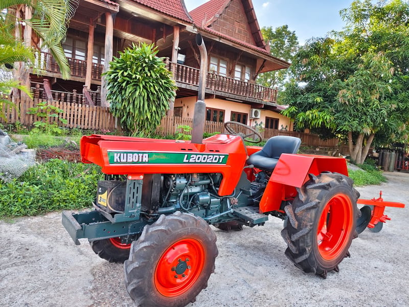ขาย  รถไถคูโบต้า L2002DT  2เพลาใช้งานปกติ  อุปกรณ์ผาน 3 55,000บาท  ภูมินทร์แทรคเตอร์ 