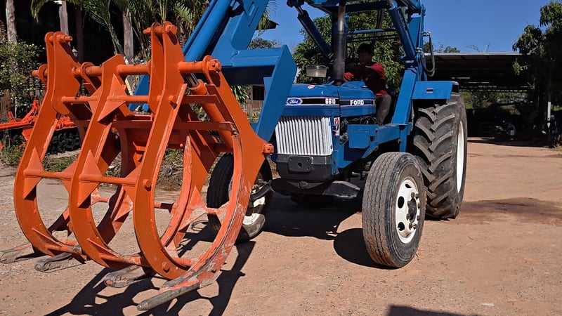 รถไถฟอร์ด 6,600 ติดคีบPMTมือ 1