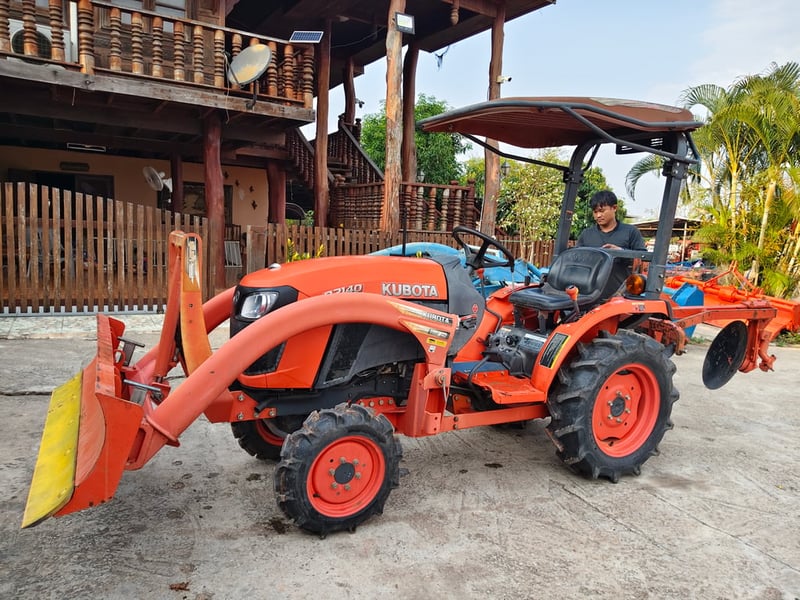 ขาย รถไถ B2140 ใบดันหน้า+ผานหลัง เครื่องดี เกียร์ดี ไมล์น้อย ขาย รถไถ B2140 ใบดันหน้า+ผานหลัง เครื่องดี เกียร์ดี ไมล์น้อย