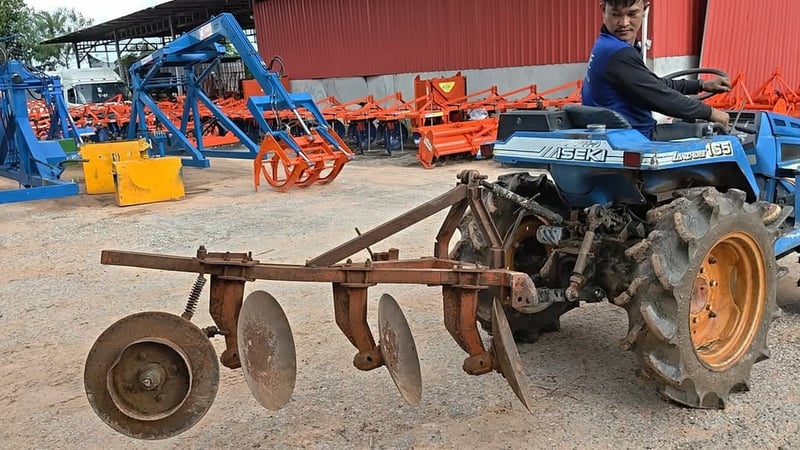 รถไถ อิเซกิ 165 เก่านอก