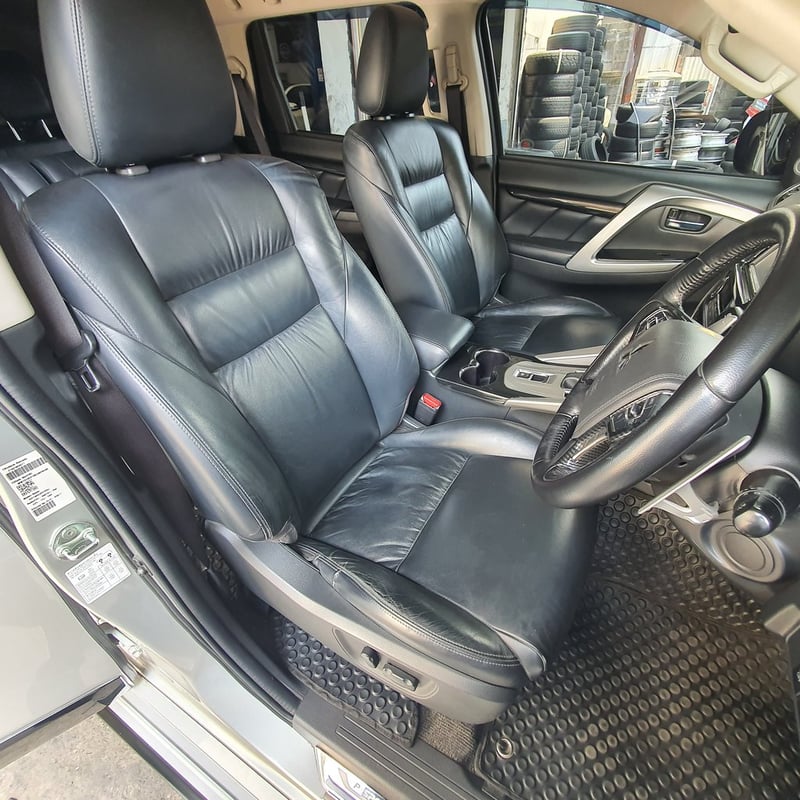 MITSUBISHI PAJERO 2.4GT จอ NAVI เครื่องดีเซล เกียร์ออโต้ MITSUBISHI PAJERO 2.4GT จอ NAVI เครื่องดีเซล เกียร์ออโต้