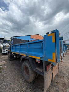 ISUZU NPR 130แรงม้า รถบรรทุก 6ล้อ ดั้มพ์ ปี1995