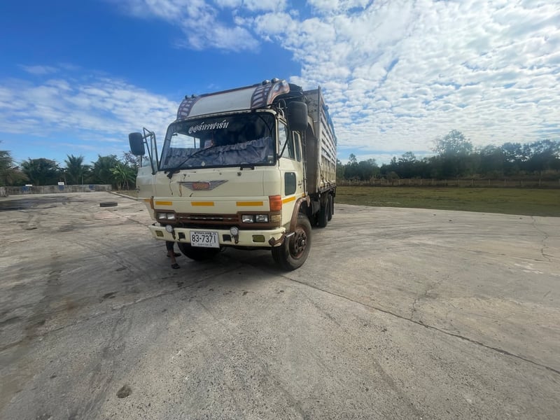 สิบล้อฮีโน่ ใช้งานปกติ รถอยู่อำเภอศรีเมืองใหม่ จ อุบล