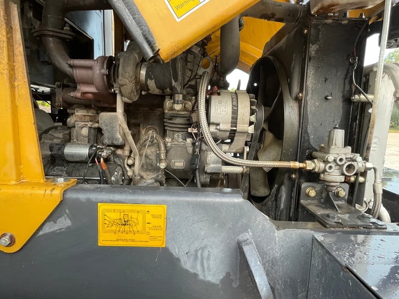 ขายรถตักล้อยาง เเขนยาว