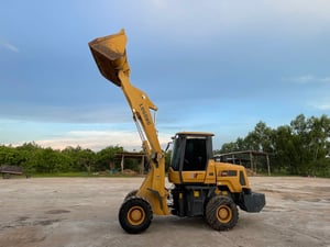 ขายรถตักล้อยาง เเขนยาว