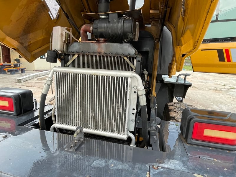 ขายรถตักล้อยาง เเขนยาว