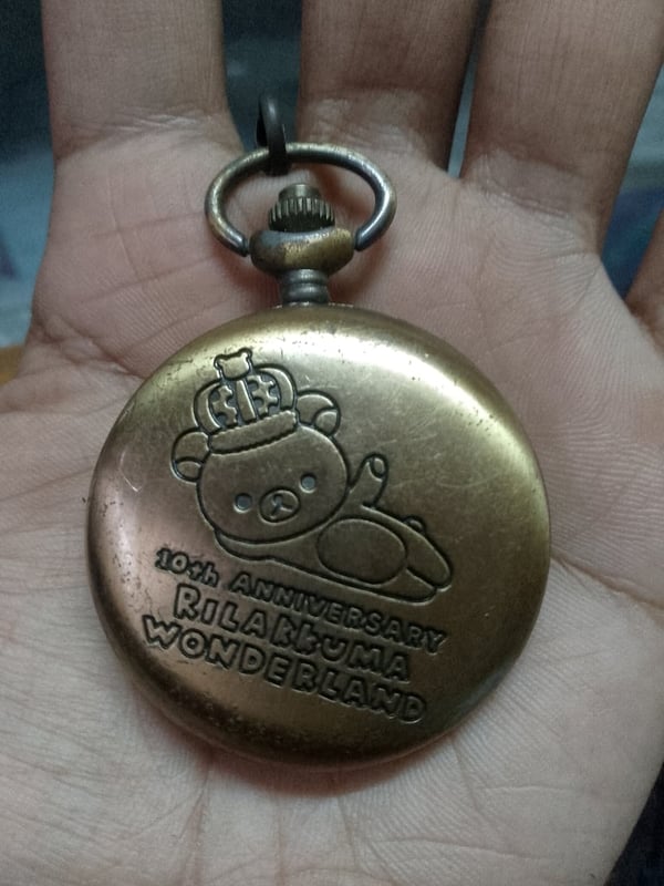 แท้ มือสอง นาฬิกาห้อยคอวินเทจ Rilakkuma Wonderland 10th Anniversary (ปี 2013) Limited Edition แท้ มือสอง นาฬิกาห้อยคอวินเทจ Rilakkuma Wonderland 10th Anniversary (ปี 2013) Limited Edition