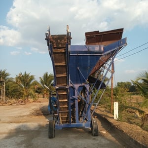 เครื่องโม่มันสำปะหลัง ราคา 250000 บาท