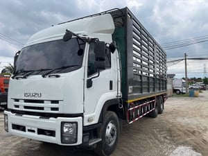  ISUZU DECA 240