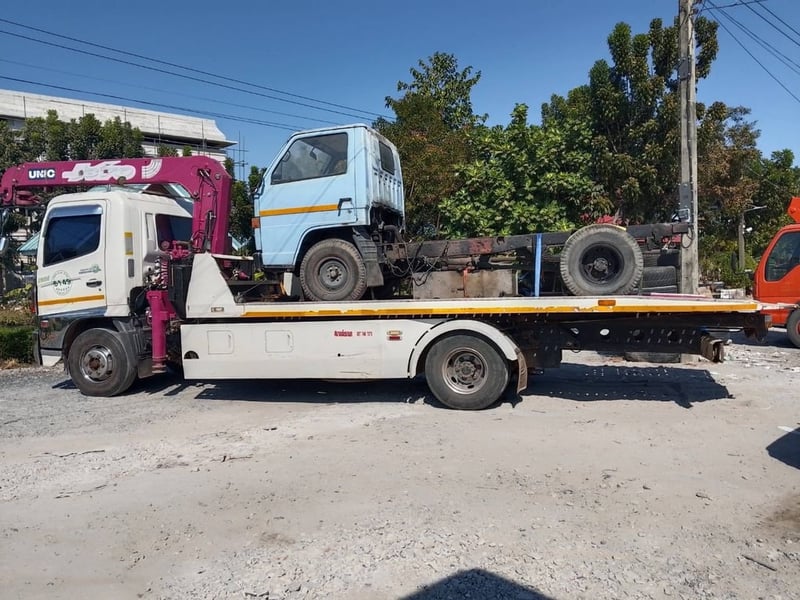 ขายหกล้อเล็กnkr เครื่องพัง