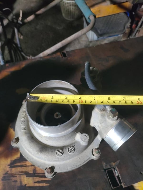 เทอโบสิบล้อ Hino J08