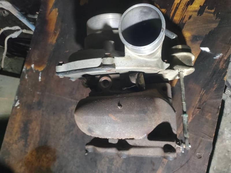 เทอโบสิบล้อ Hino J08