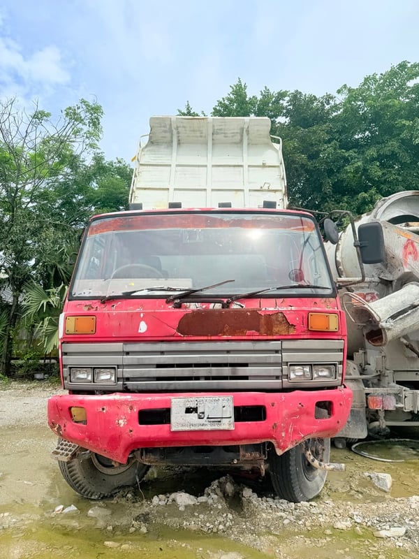ขาย10ล้อดั๊มพ์ NISSAN ขาย10ล้อดั๊มพ์ NISSAN