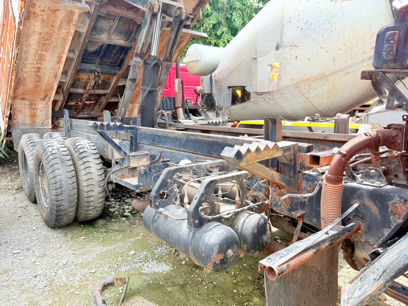 ขาย10ล้อดั๊มพ์ NISSAN ขาย10ล้อดั๊มพ์ NISSAN