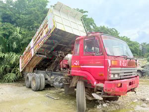ขาย10ล้อดั๊มพ์ NISSAN ขาย10ล้อดั๊มพ์ NISSAN