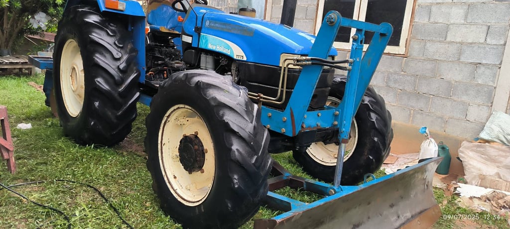 Newholland TT75 ปี 2012 Newholland TT75 ปี 2012