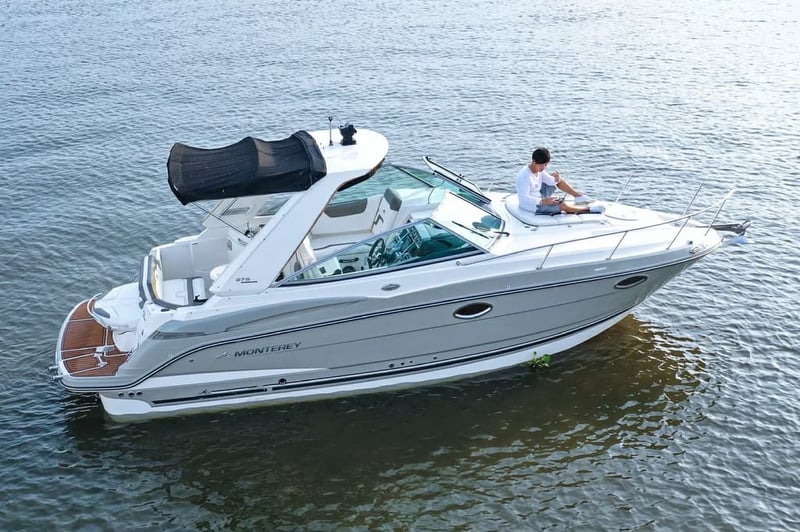 เรือสปอร์ตคาบินหรู Monterey 275 ปี 2014