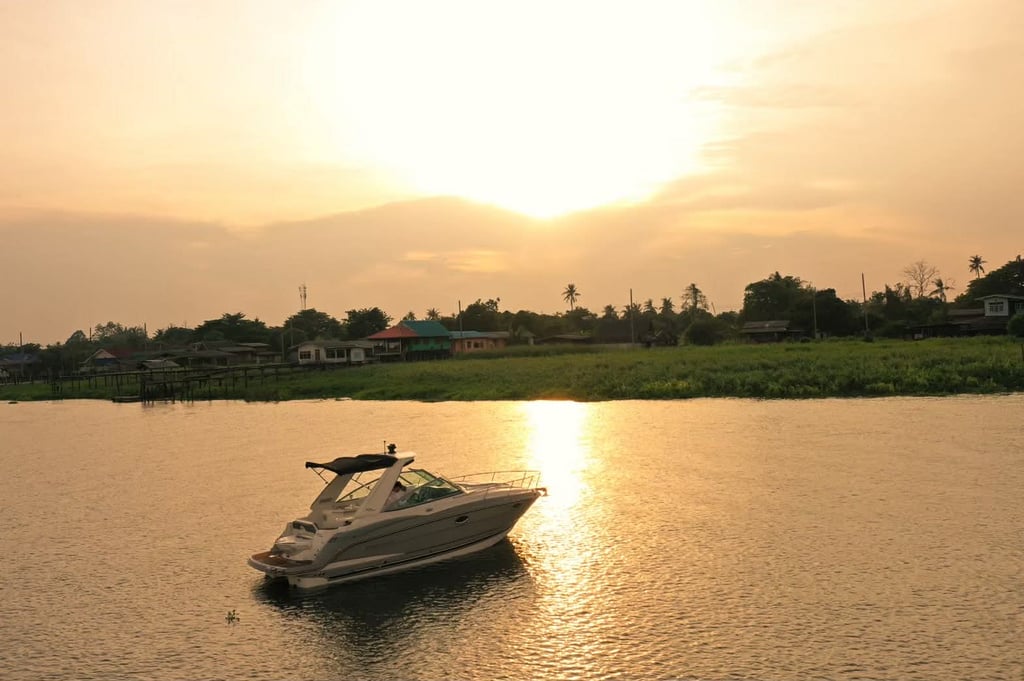 เรือสปอร์ตคาบินหรู Monterey 275 ปี 2014 เรือสปอร์ตคาบินหรู Monterey 275 ปี 2014