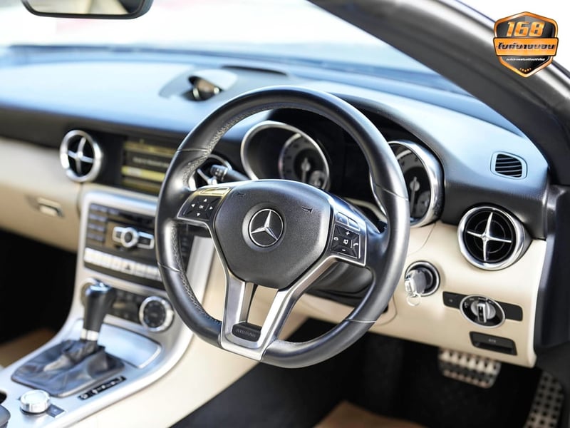 Mercedes-Benz SLK200 Kompressor (R172) จดปี 2015 ดาวห์เริ่มต้นที่ 49,000 บ.