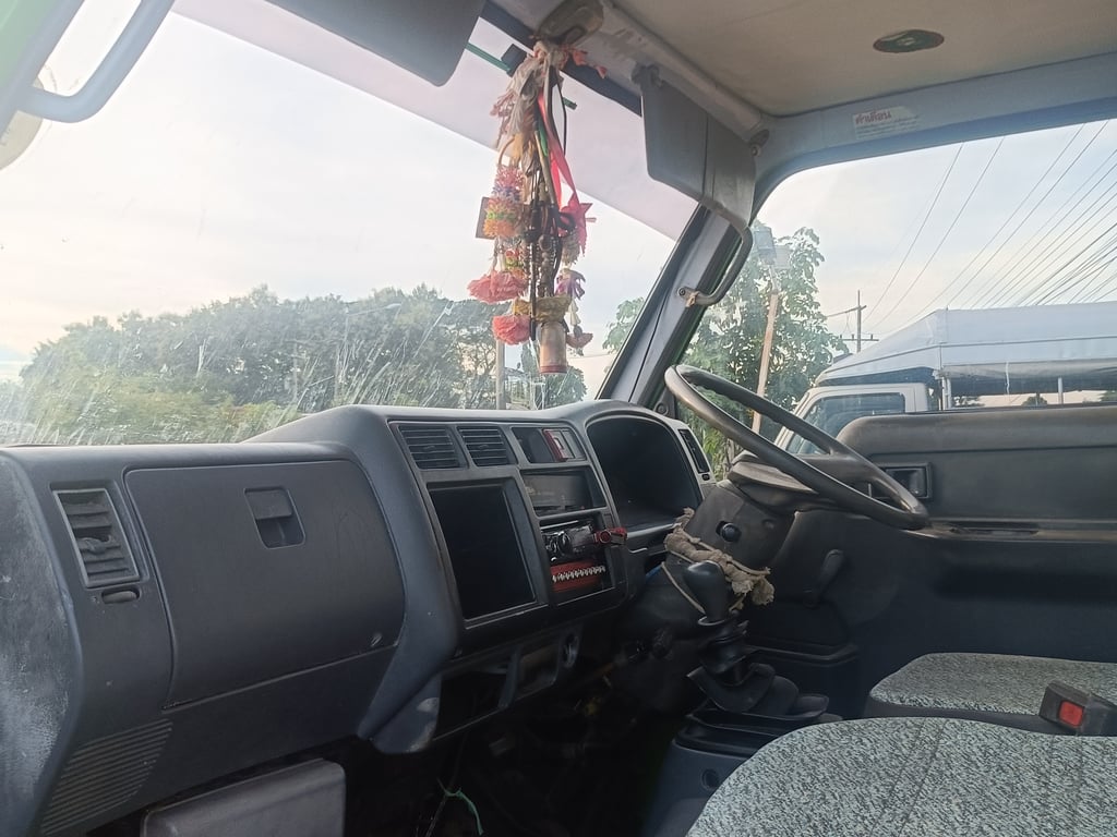 ขายรถโดยสาร HINO115แรงปี43 แอร์เย็นเครื่องเยี่ยม แชสซีสวยๆเอกสารครบพร้อมโอน
