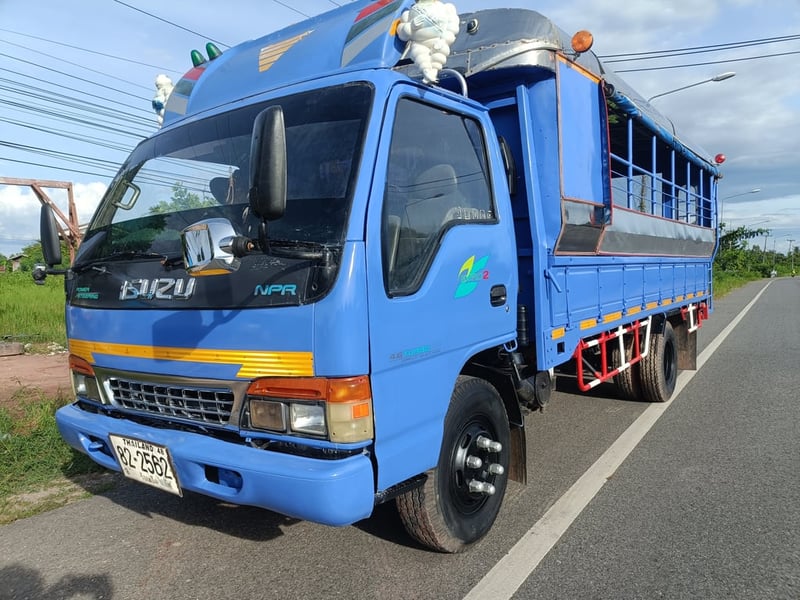 ขายรถโดยสาร6ล้อISUZU NPR120แรง  ยาว5ม. แอร์เย็น เครื่องเยี่ยม แชสซีสวยๆช่วงล่างแน่นๆ รถสวยพสภาพเยี่ยมพร้อมใช้งาน