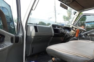 ขายรถโดยสาร4ล้อ มิซซูบิชิ 110แรงม้าปี40 พวงมาลัยพาวเวอร์ กระจกไฟฟ้า แอร์ พร้อมใช้พร้อมโอน