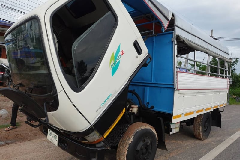 ขายรถโดยสาร4ล้อ มิซซูบิชิ 110แรงม้าปี40 พวงมาลัยพาวเวอร์ กระจกไฟฟ้า แอร์ พร้อมใช้พร้อมโอน