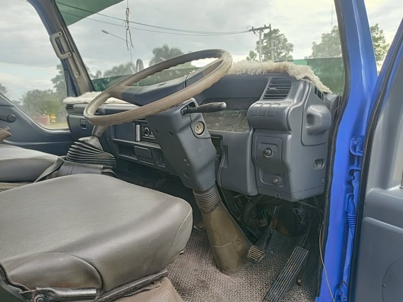 ขายรถโดยสาร6ล้อISUZU NPR120แรง  ยาว5ม. แอร์เย็น เครื่องเยี่ยม แชสซีสวยๆช่วงล่างแน่นๆ รถสวยพสภาพเยี่ยมพร้อมใช้งาน