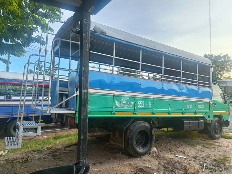 ขายรถโดยสาร HINO115แรงปี43 แอร์เย็นเครื่องเยี่ยม แชสซีสวยๆเอกสารครบพร้อมโอน ขายรถโดยสาร HINO115แรงปี43 แอร์เย็นเครื่องเยี่ยม แชสซีสวยๆเอกสารครบพร้อมโอน