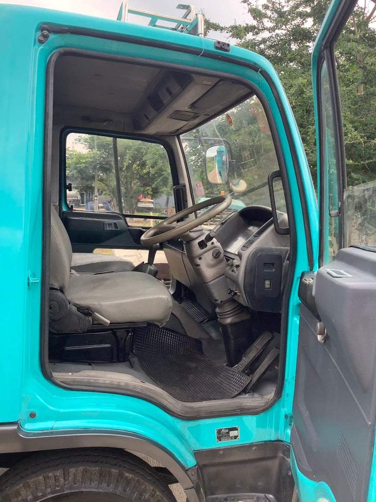 HINO FC 150แรงม้า รถบรรทุก 6ล้อ สองแถว ปี1997 HINO FC 150แรงม้า รถบรรทุก 6ล้อ สองแถว ปี1997
