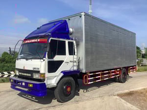 MITSUBISHI FUSO FK 225แรงม้า รถบรรทุก 6ล้อ ตู้แห้ง ปี2002