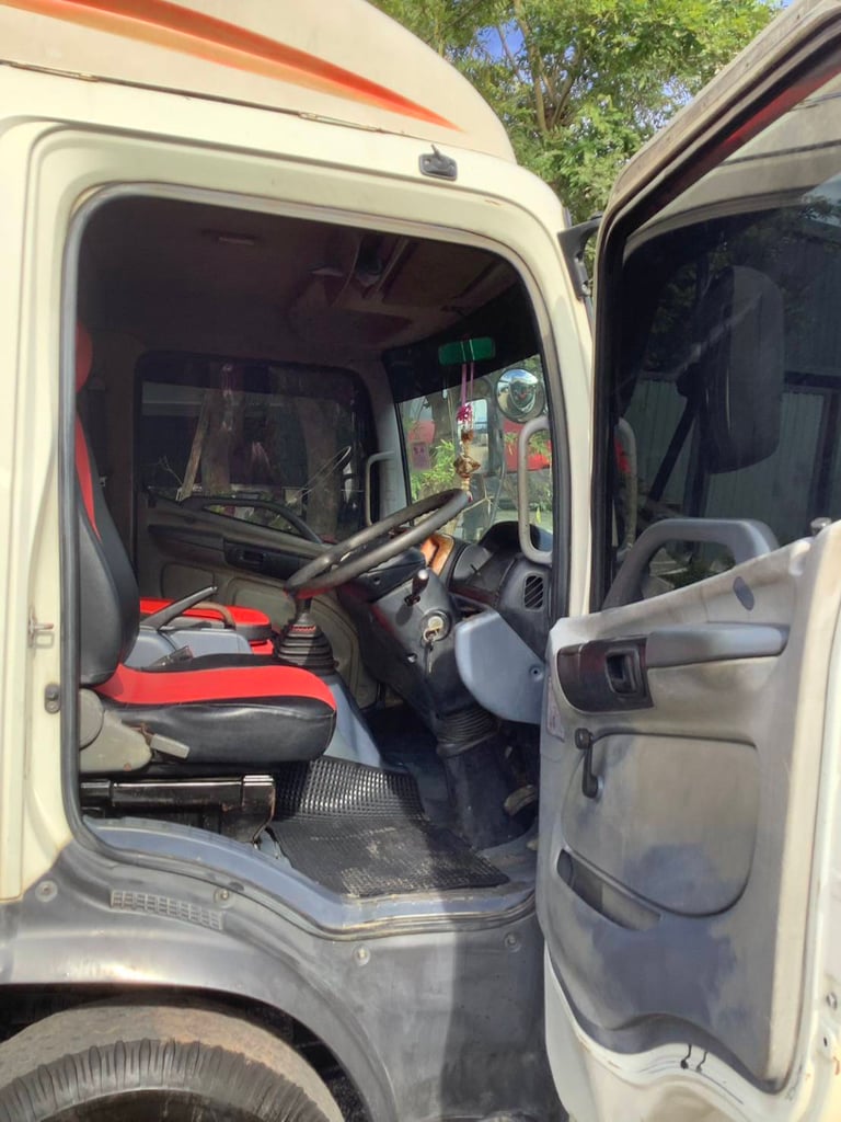 HINO FC 150แรงม้า รถบรรทุก 6ล้อ กระบะคอกสูง ปี2004