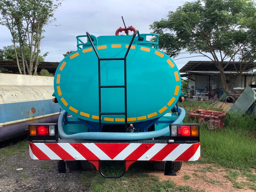 HINO FC 160แรงม้า รถบรรทุก 6ล้อ บรรทุกน้ำ ปี1999 HINO FC 160แรงม้า รถบรรทุก 6ล้อ บรรทุกน้ำ ปี1999