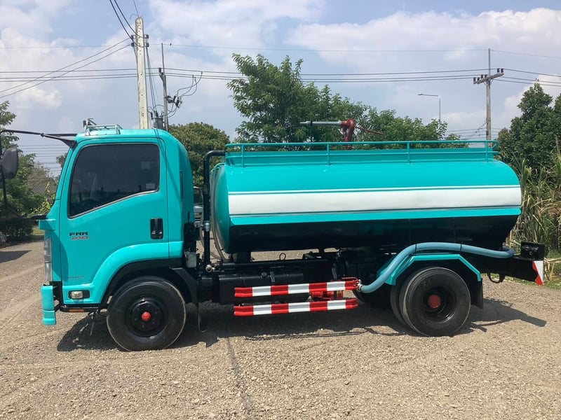 ISUZU FRR 210แรงม้า รถบรรทุก 6ล้อ บรรทุกน้ำ ปี2009