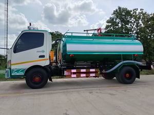 HINO XZU 150แรงม้า รถบรรทุก 6ล้อ บรรทุกน้ำ ปี2009