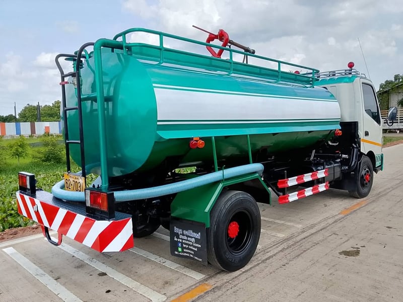 HINO XZU 150แรงม้า รถบรรทุก 6ล้อ บรรทุกน้ำ ปี2009