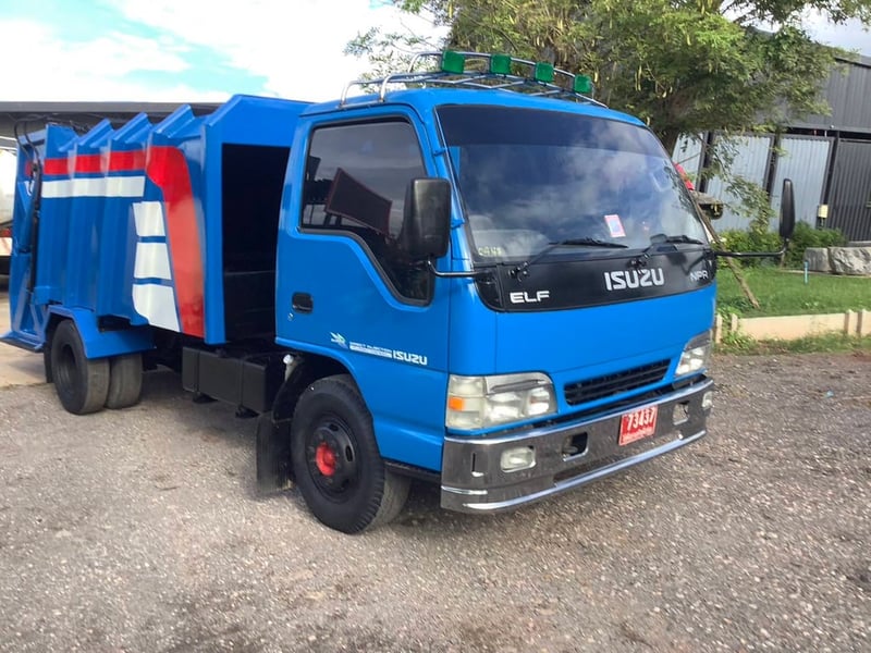 ISUZU NPR 130แรงม้า รถบรรทุก 6ล้อ บรรทุกขยะ ปี2000