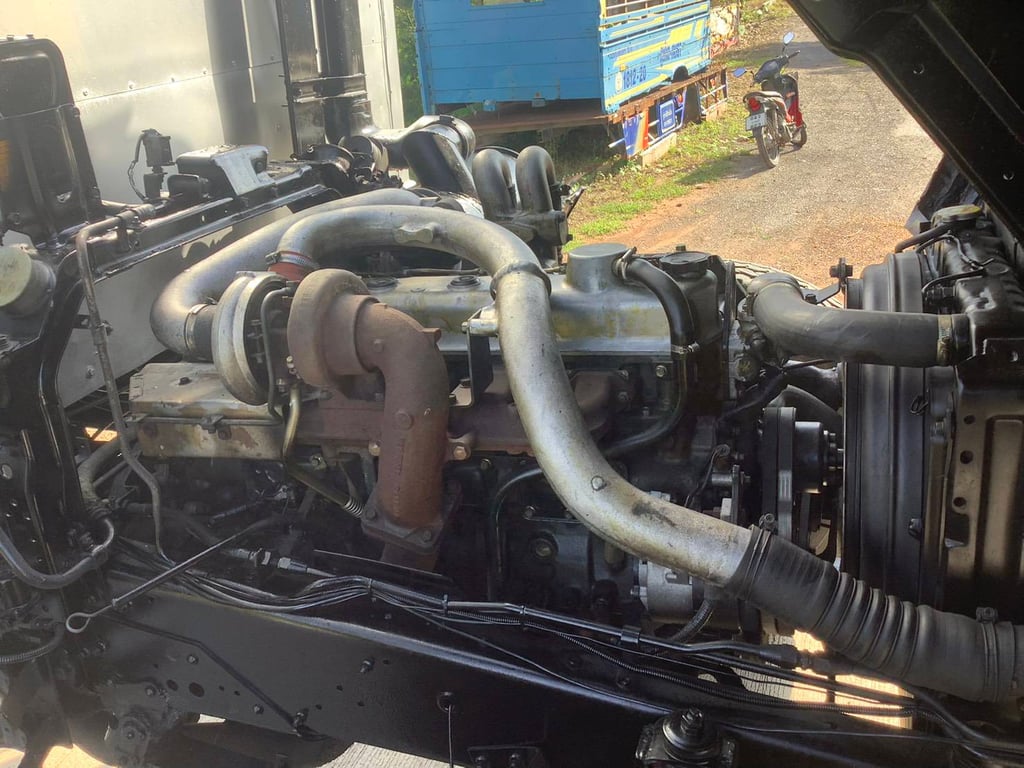 MITSUBISHI FUSO FK 225แรงม้า รถบรรทุก 6ล้อ ตู้แห้ง ปี2002 MITSUBISHI FUSO FK 225แรงม้า รถบรรทุก 6ล้อ ตู้แห้ง ปี2002