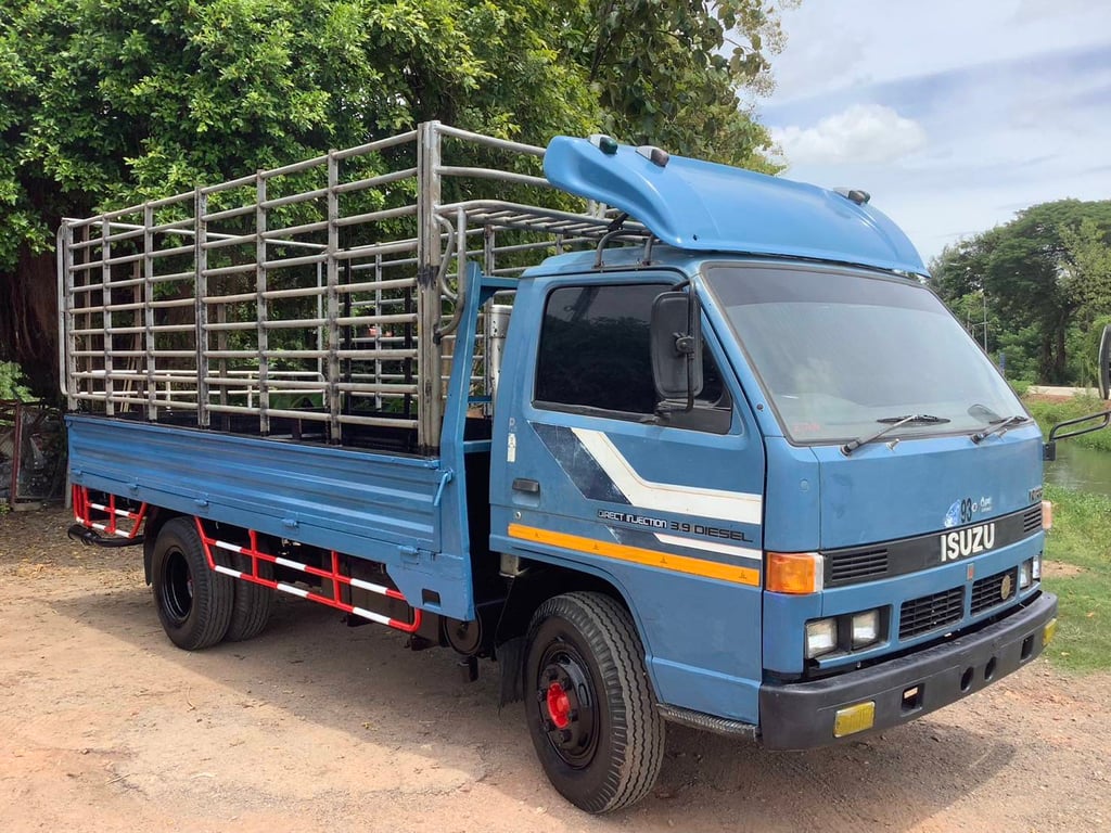 ISUZU NPR 115แรงม้า รถบรรทุก 6ล้อ กระบะคอกสูง ปี1988 ISUZU NPR 115แรงม้า รถบรรทุก 6ล้อ กระบะคอกสูง ปี1988