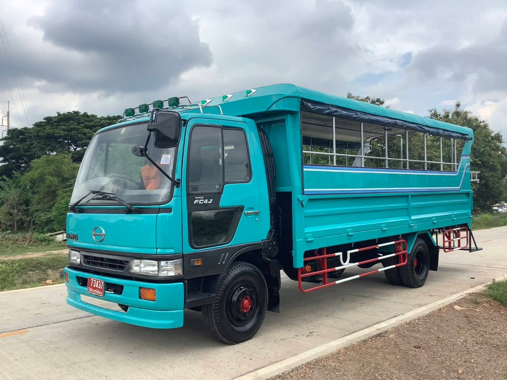 HINO FC 150แรงม้า รถบรรทุก 6ล้อ สองแถว ปี1997 HINO FC 150แรงม้า รถบรรทุก 6ล้อ สองแถว ปี1997