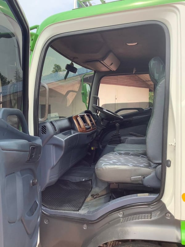HINO FC 150แรงม้า รถบรรทุก 6ล้อ บรรทุกน้ำ ปี2006