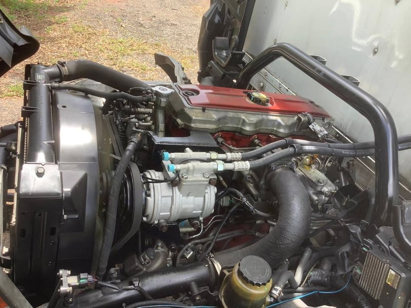 HINO XZU 130แรงม้า รถบรรทุก 6ล้อ ตู้เย็น ปี2014