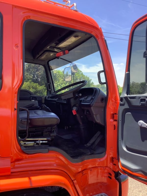 ISUZU FTR 200แรงม้า รถบรรทุก 6ล้อ บรรทุกน้ำ ปี2005 ISUZU FTR 200แรงม้า รถบรรทุก 6ล้อ บรรทุกน้ำ ปี2005