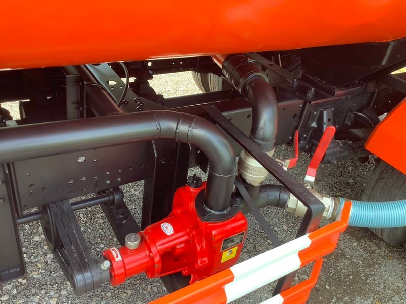 ISUZU NQR 175แรงม้า รถบรรทุก 6ล้อ บรรทุกน้ำ ปี2007