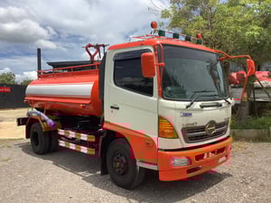 HINO FC 165แรงม้า รถบรรทุก 6ล้อ บรรทุกน้ำ ปี2003